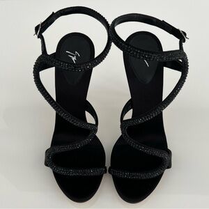GIUSEPPE ZANOTTI BLACK SATIN CRYSTAL STUNNING SANDALS SIZE IT 37.5 / US 7.5 NEW!
